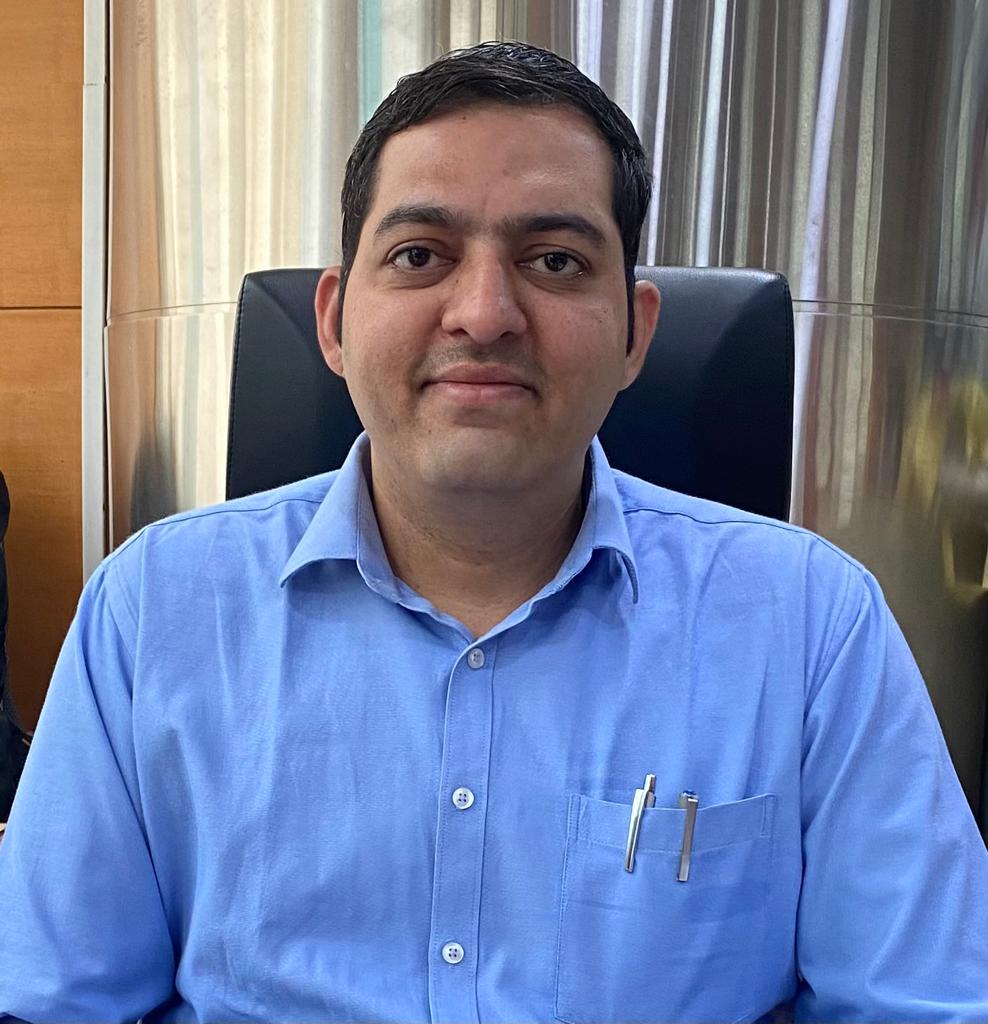 COM. NILESH PAWAR